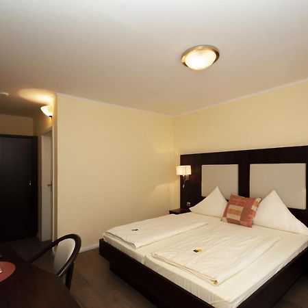 Hotel Gruene Tanne Hamburg-Harburg Exteriör bild