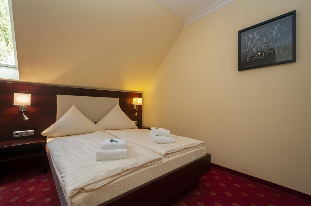 Hotel Gruene Tanne Hamburg-Harburg Exteriör bild