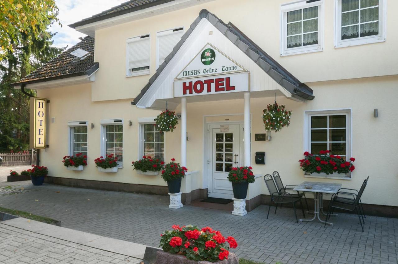 Hotel Gruene Tanne Hamburg-Harburg Exteriör bild