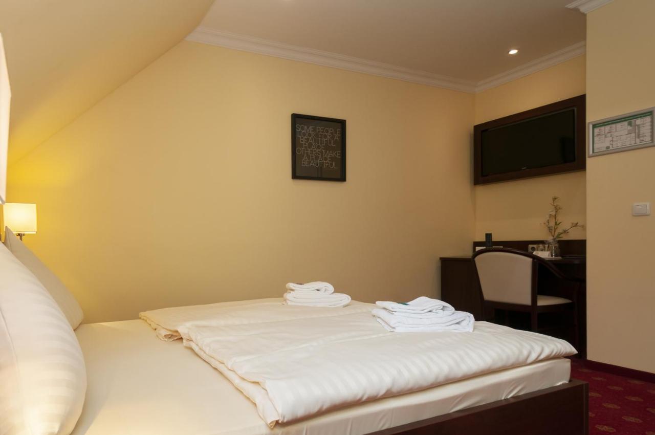 Hotel Gruene Tanne Hamburg-Harburg Exteriör bild